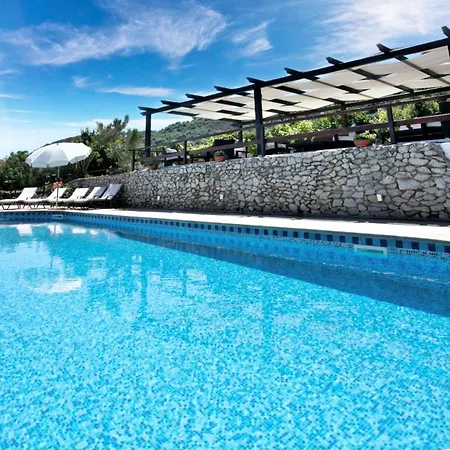 Tenuta Tropeano אתר נופש 3*